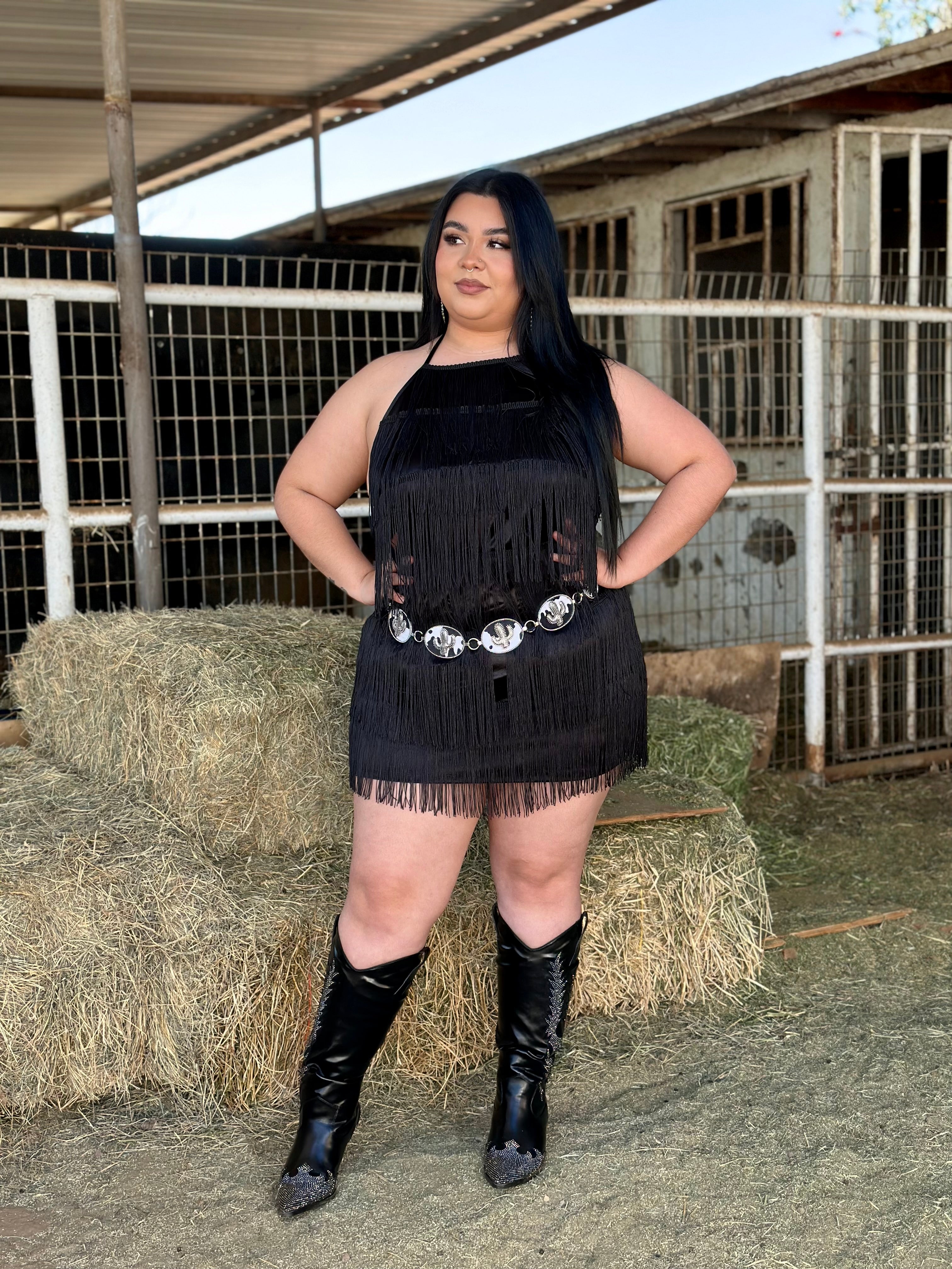 Bailar De Caballito Fringe Halter Dress (Black) - Curve