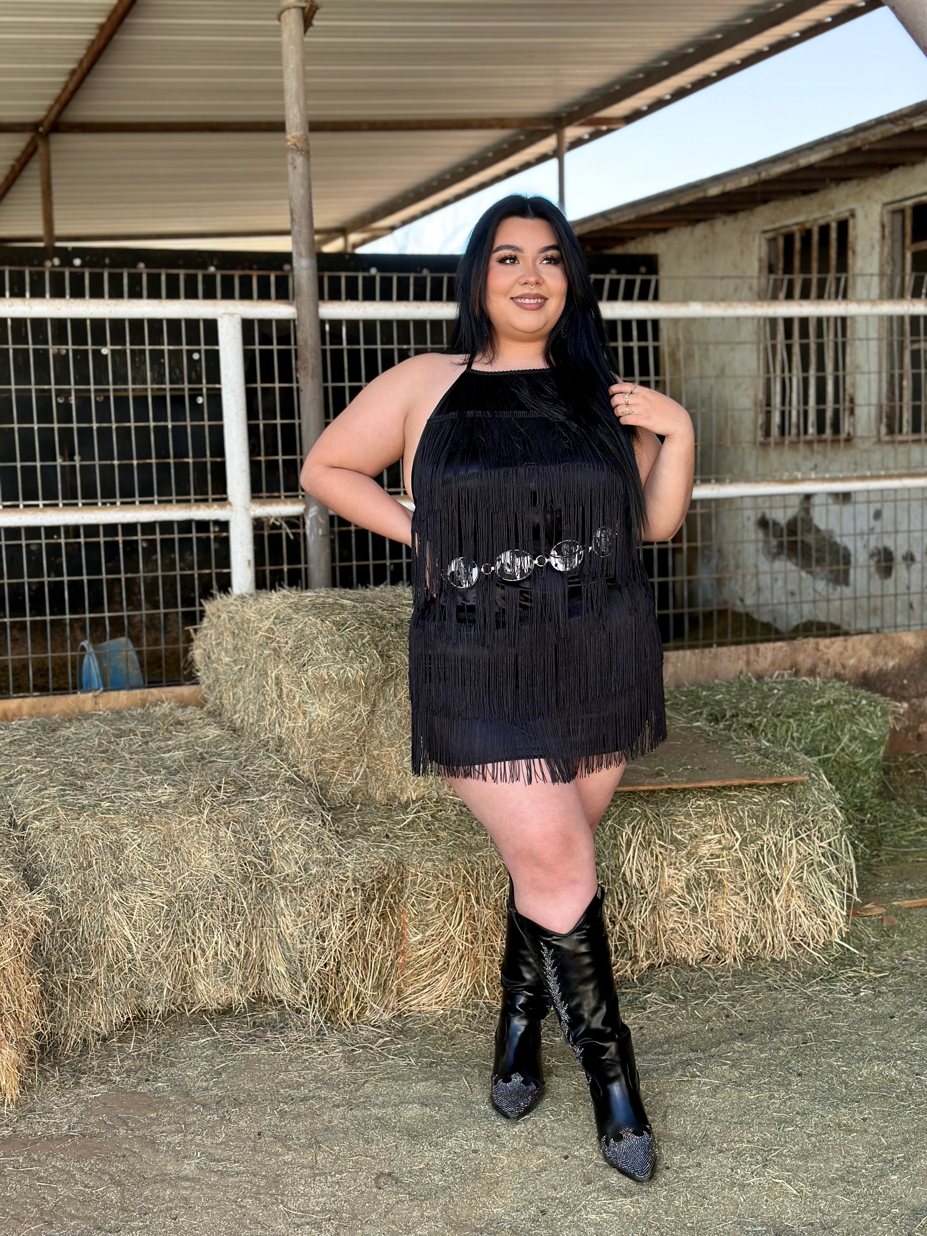 Bailar De Caballito Fringe Halter Dress (Black) - Curve
