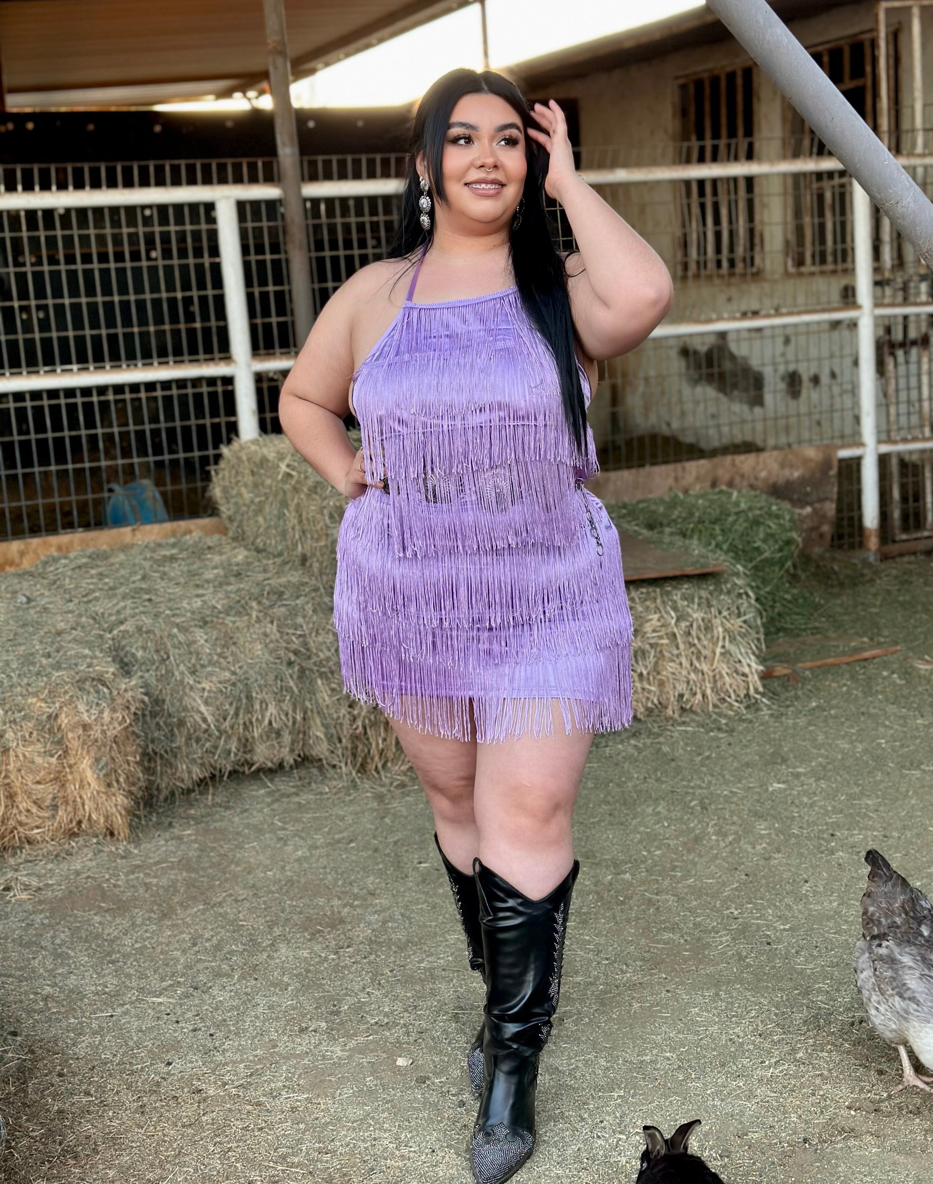 Bailar De Caballito Fringe Halter Dress (Lavender) - Curve