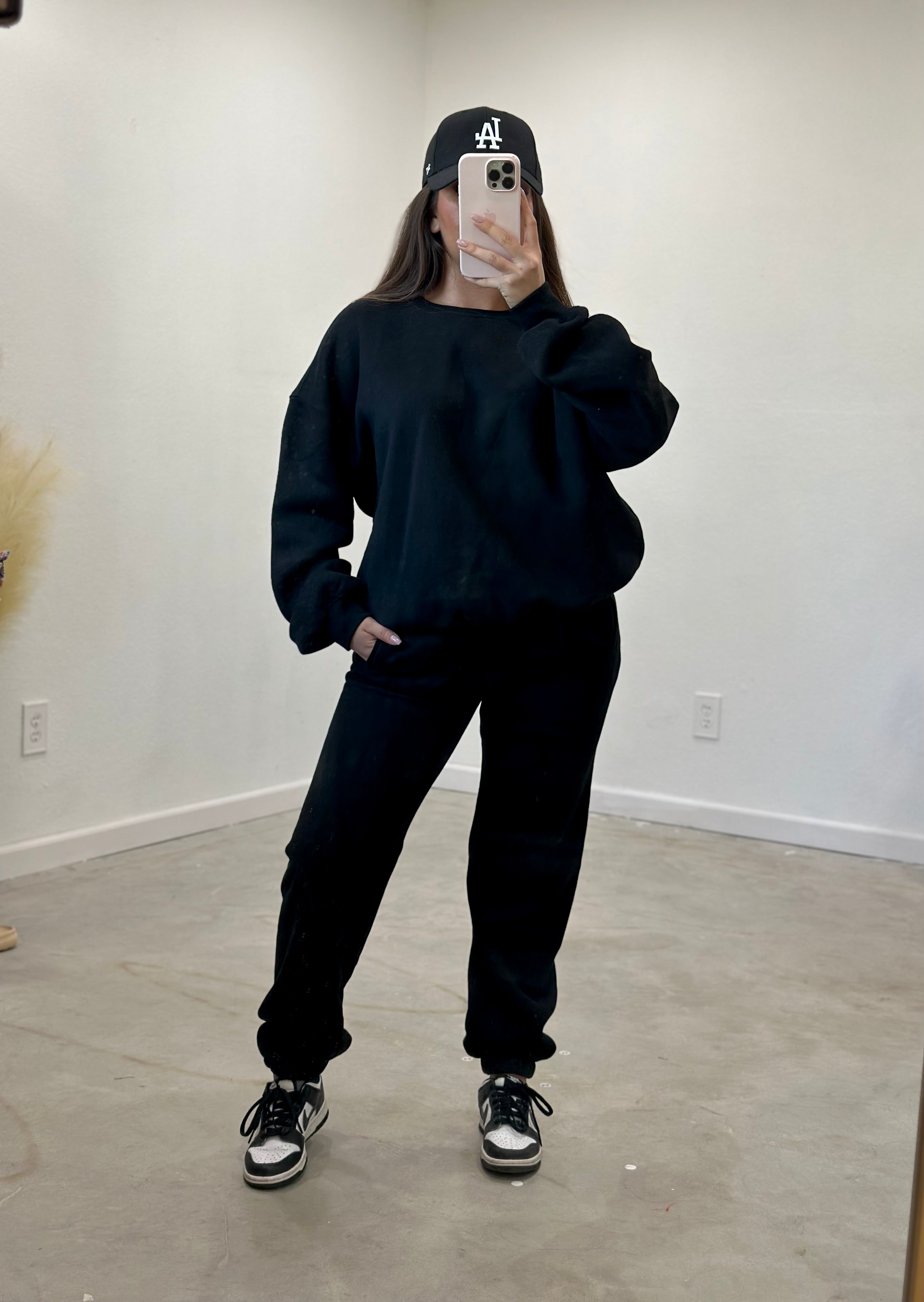Kim Pullover Sweatshirt (Black)
