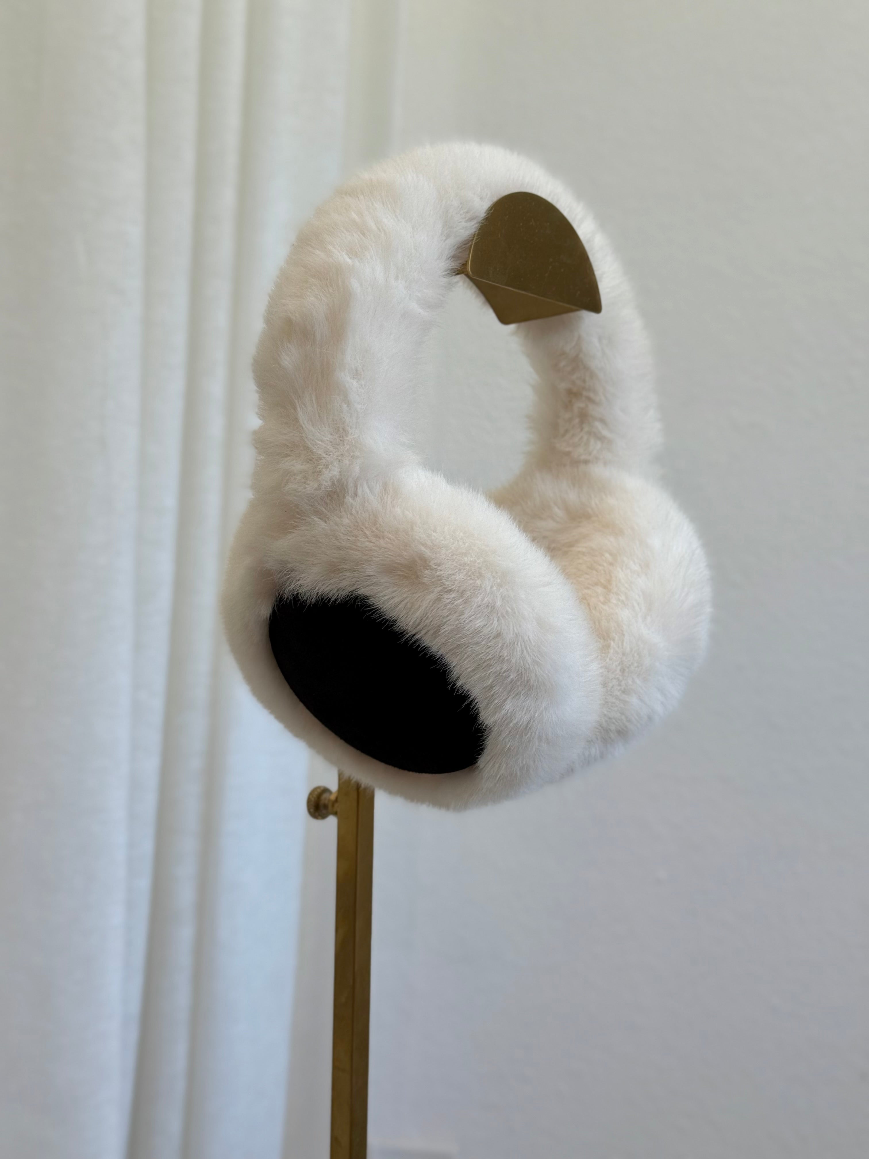 Snowball Earmuffs (Black)