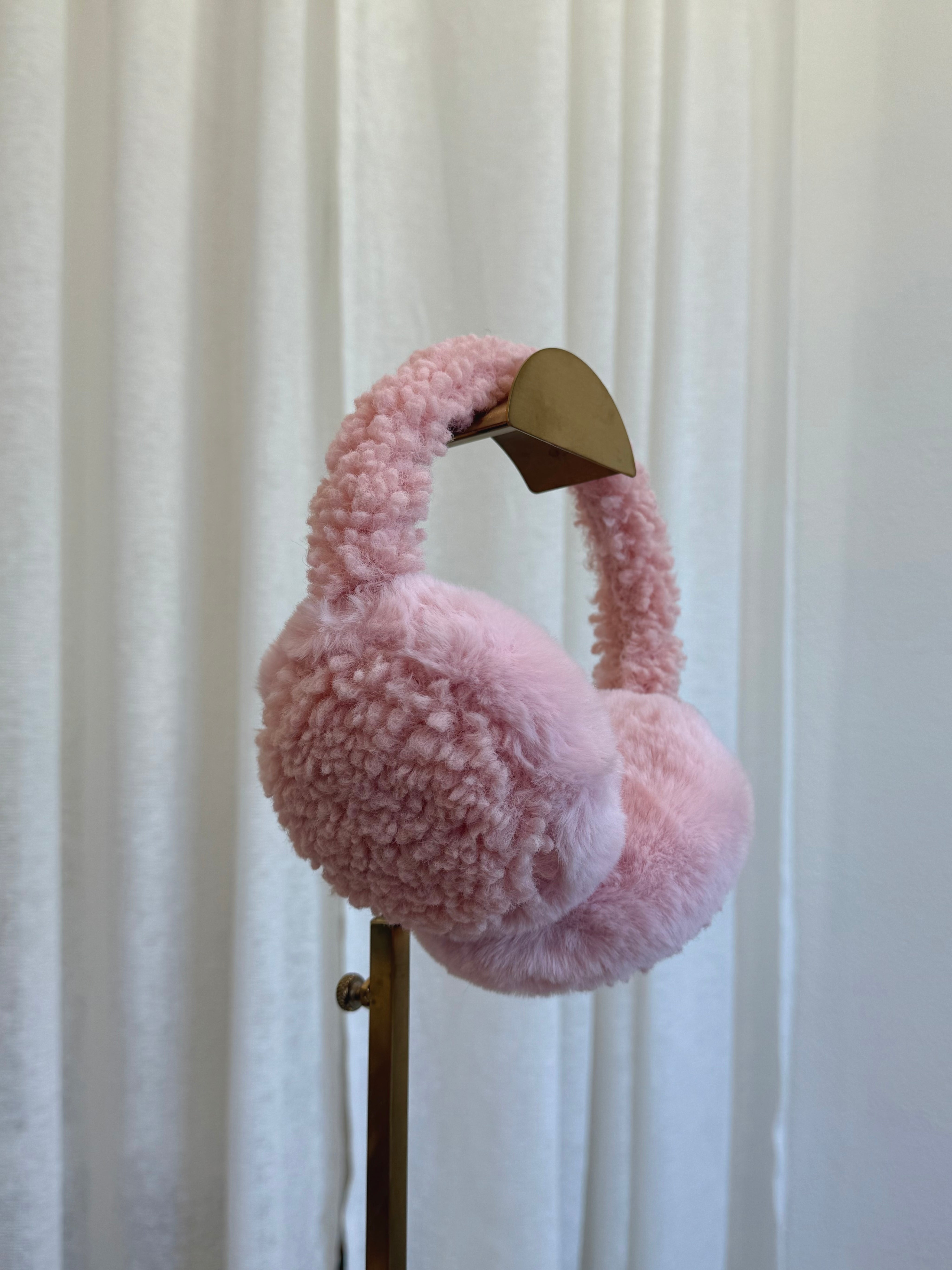 Frosty Sherpa Earmuffs (Pink)