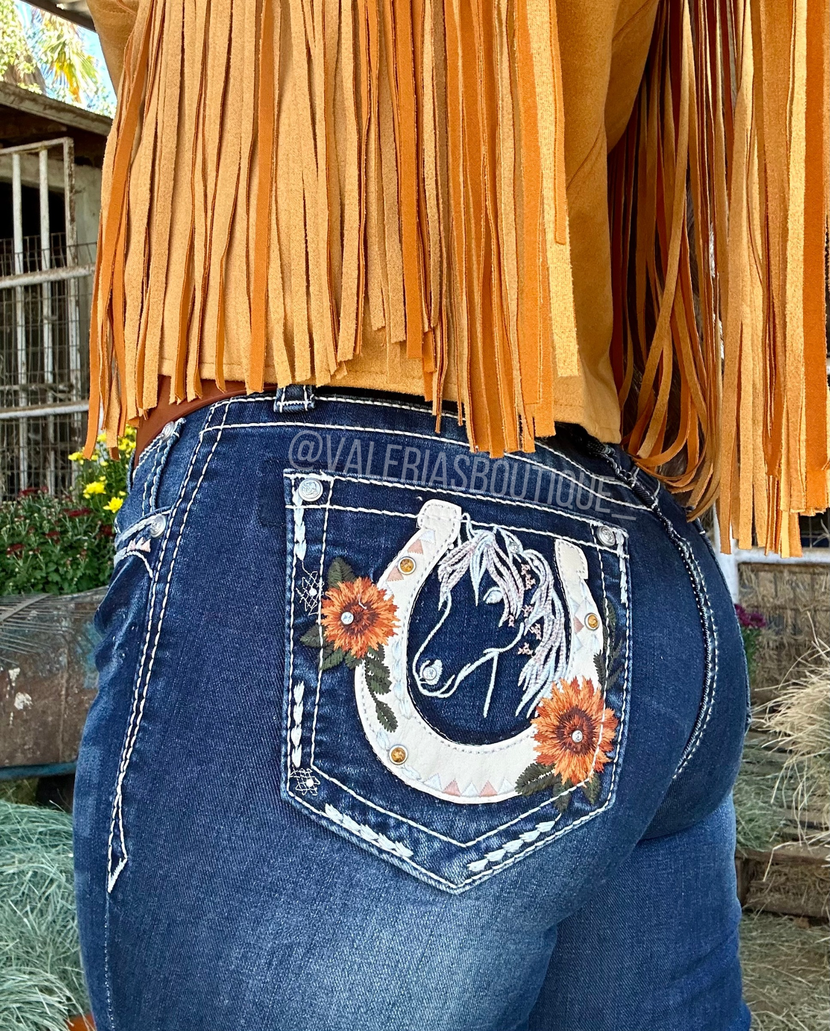 Caballos & Girasoles Mid Rise Embroidered Jeans