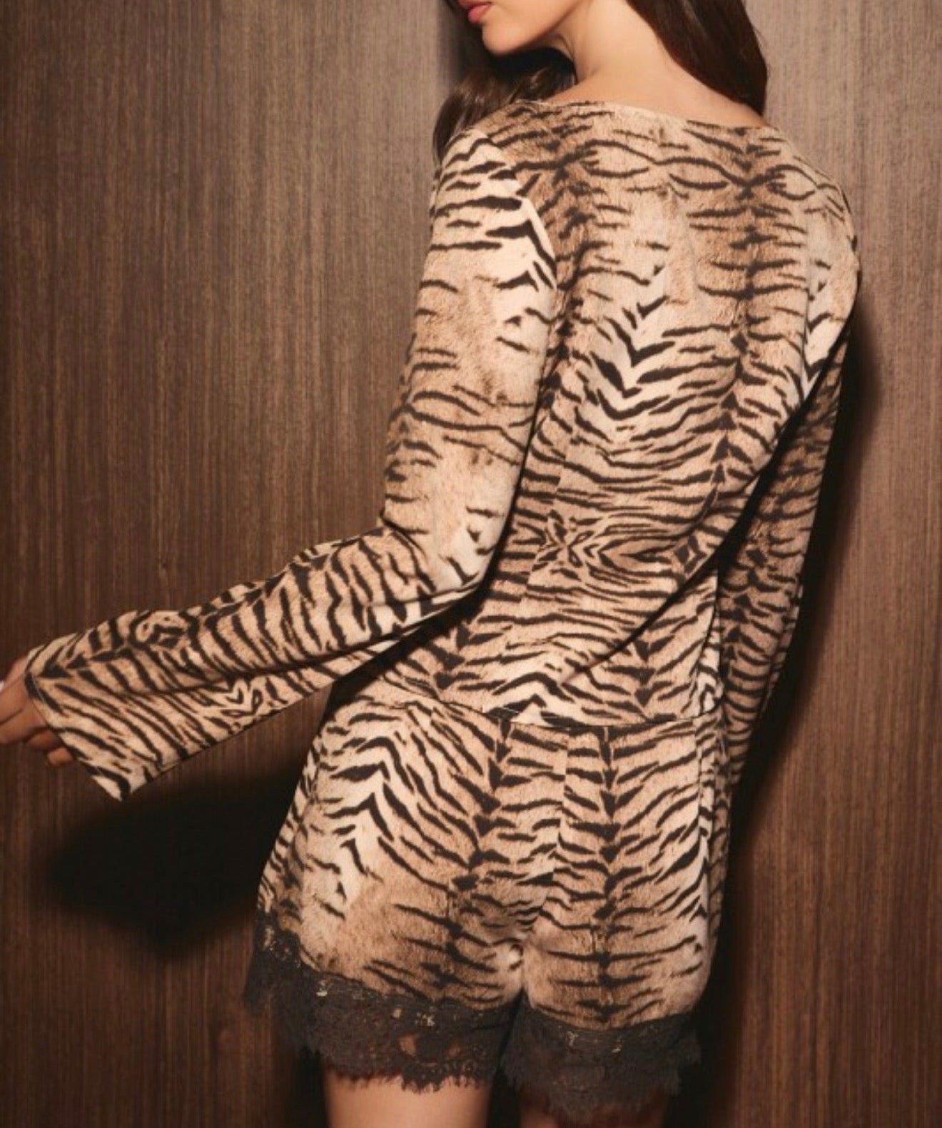Maracoza Tiger Button Top