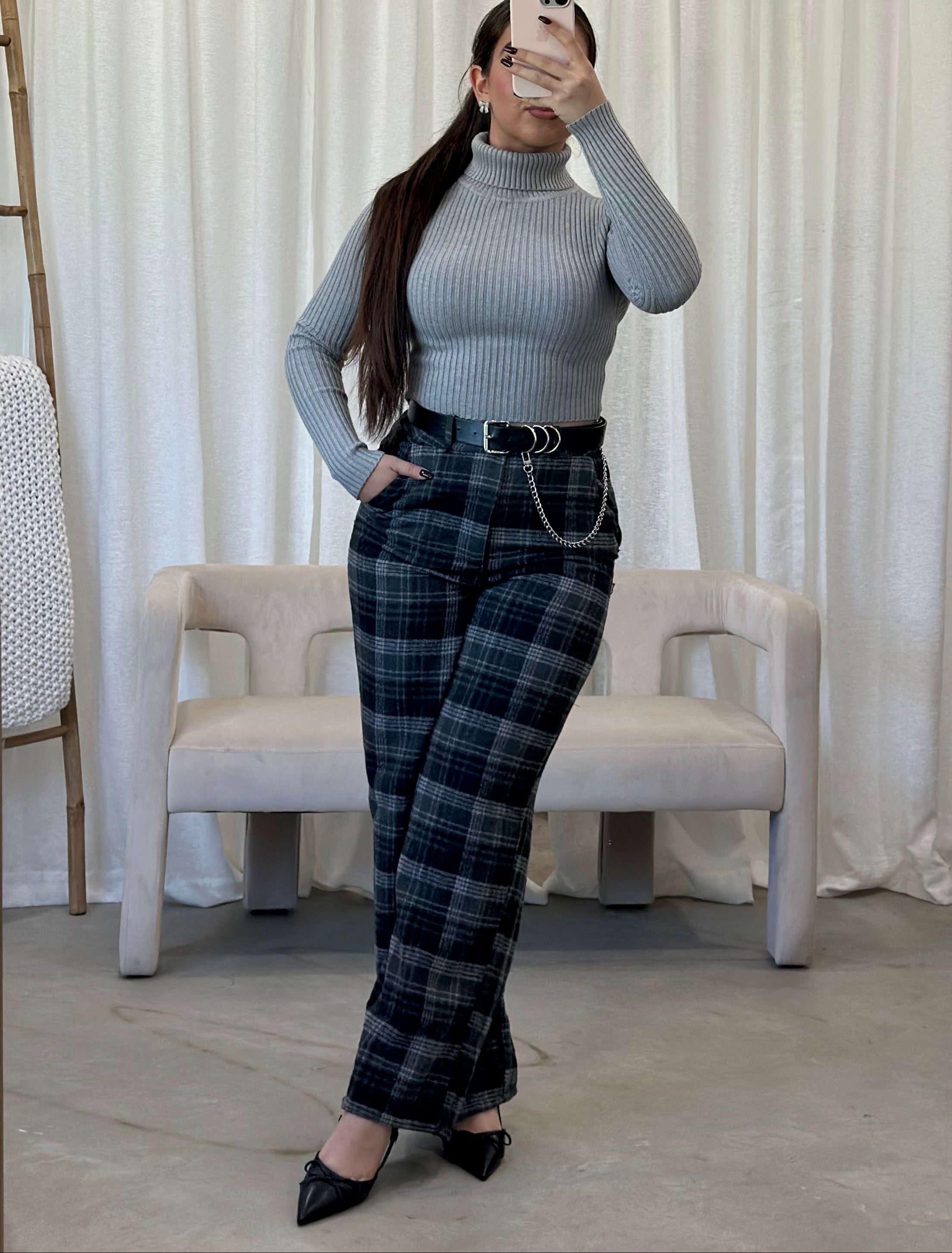 Stevee Plaid Pants (Black)