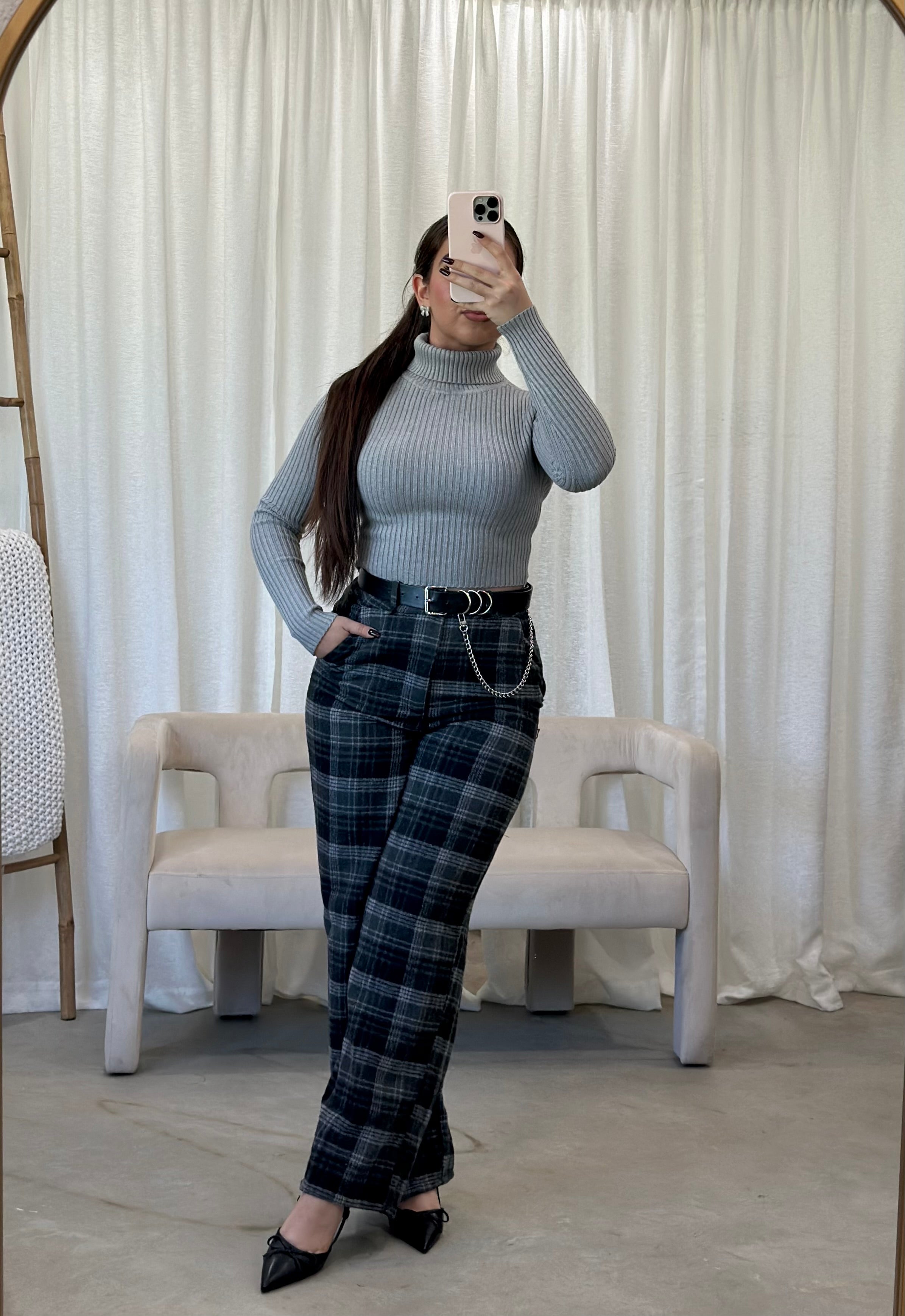 Stevee Plaid Pants (Black)