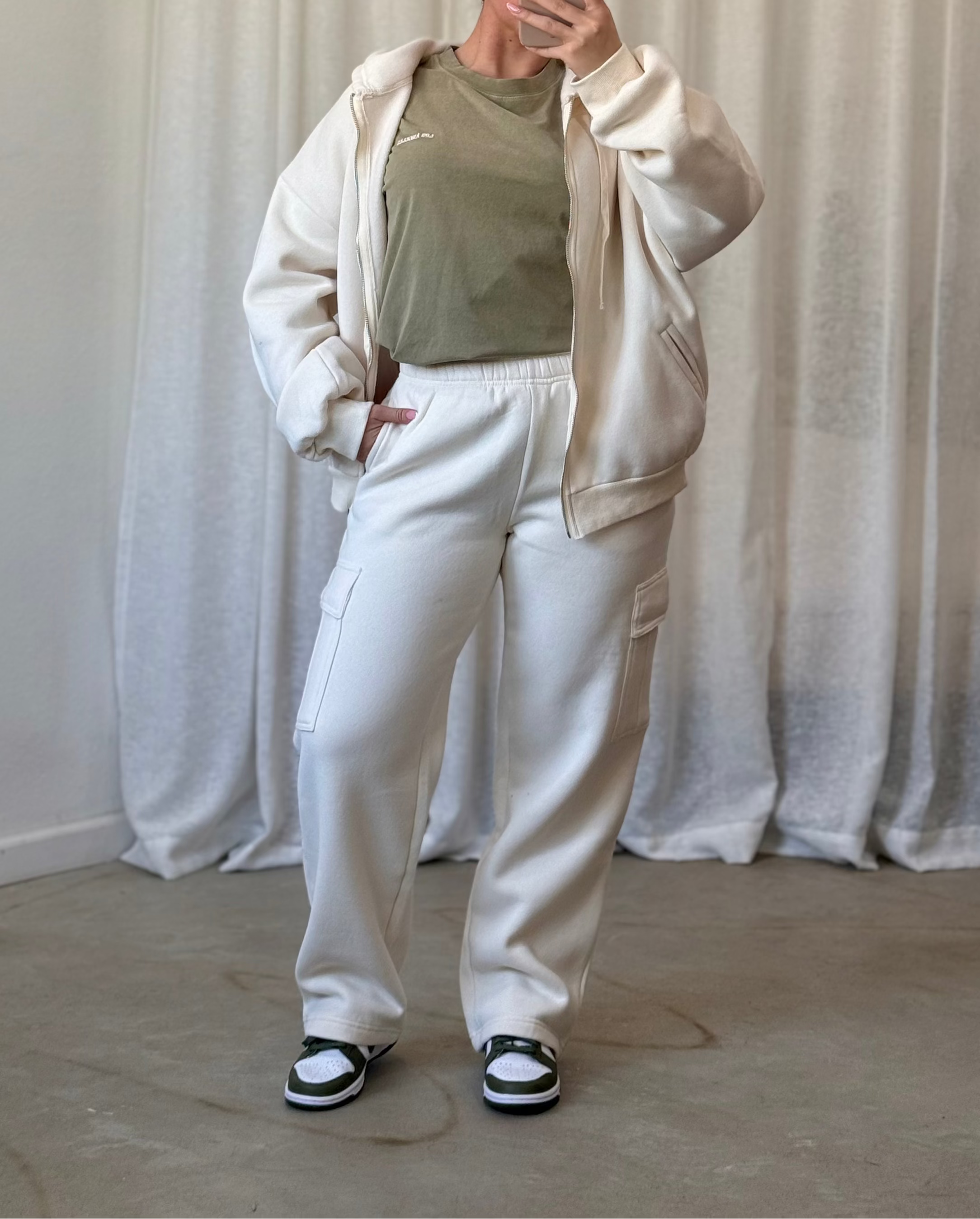 Kim Cargo Sweatpants (Ecru)