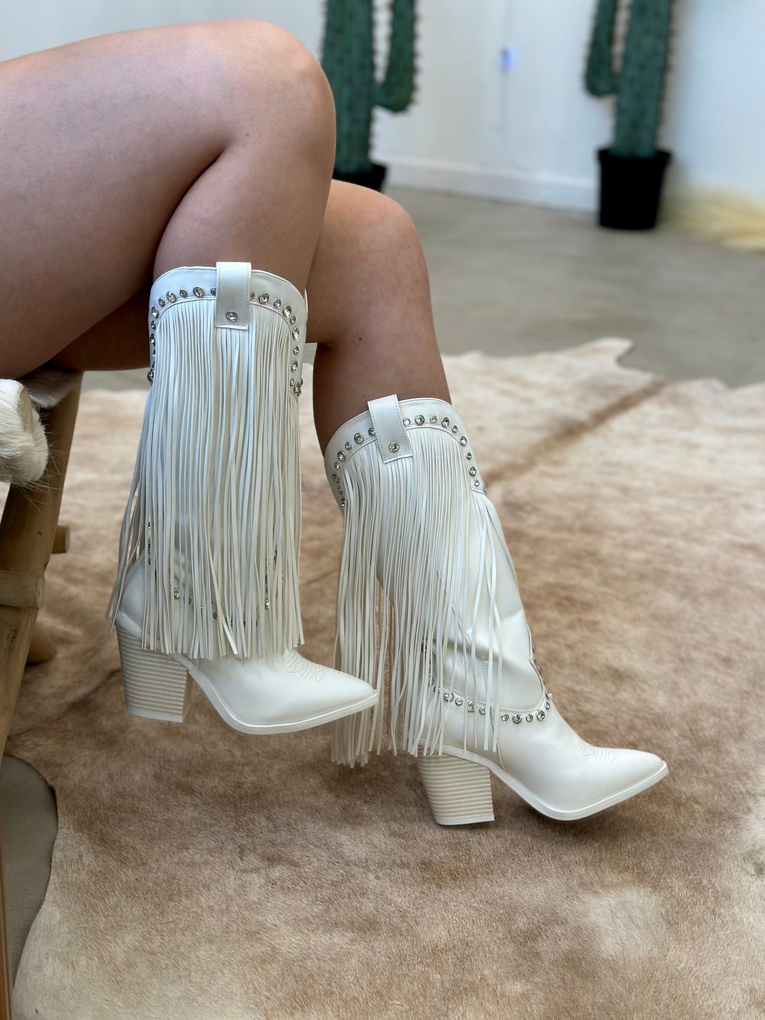 Bandida Fringe Cowgirl Boots (White) – Valeria'S Boutique