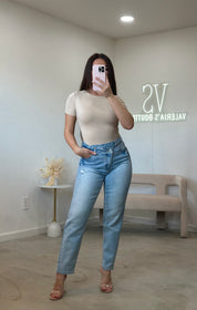 Amy High Rise Mom Jeans