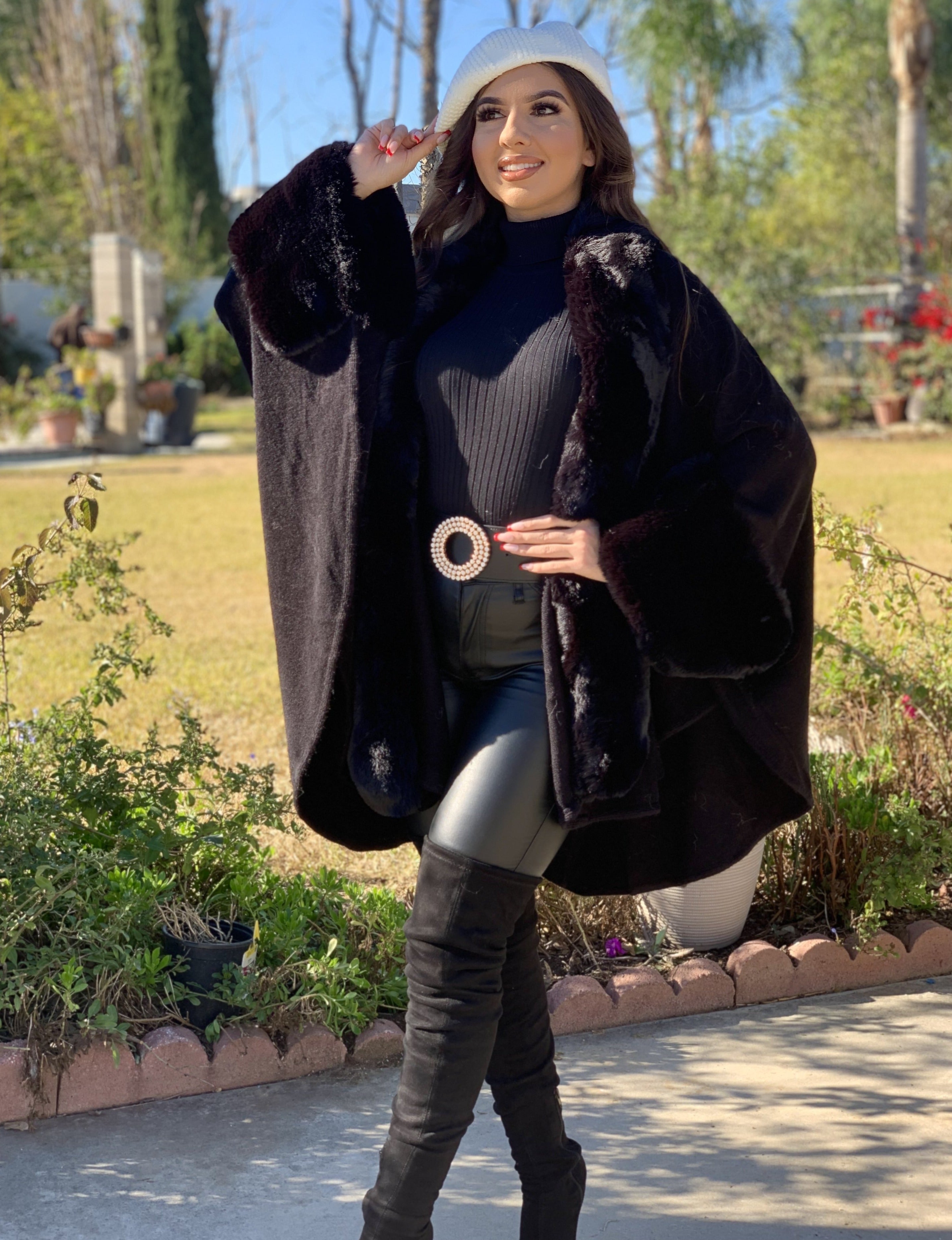 Margaret Fur Shawl (Black)