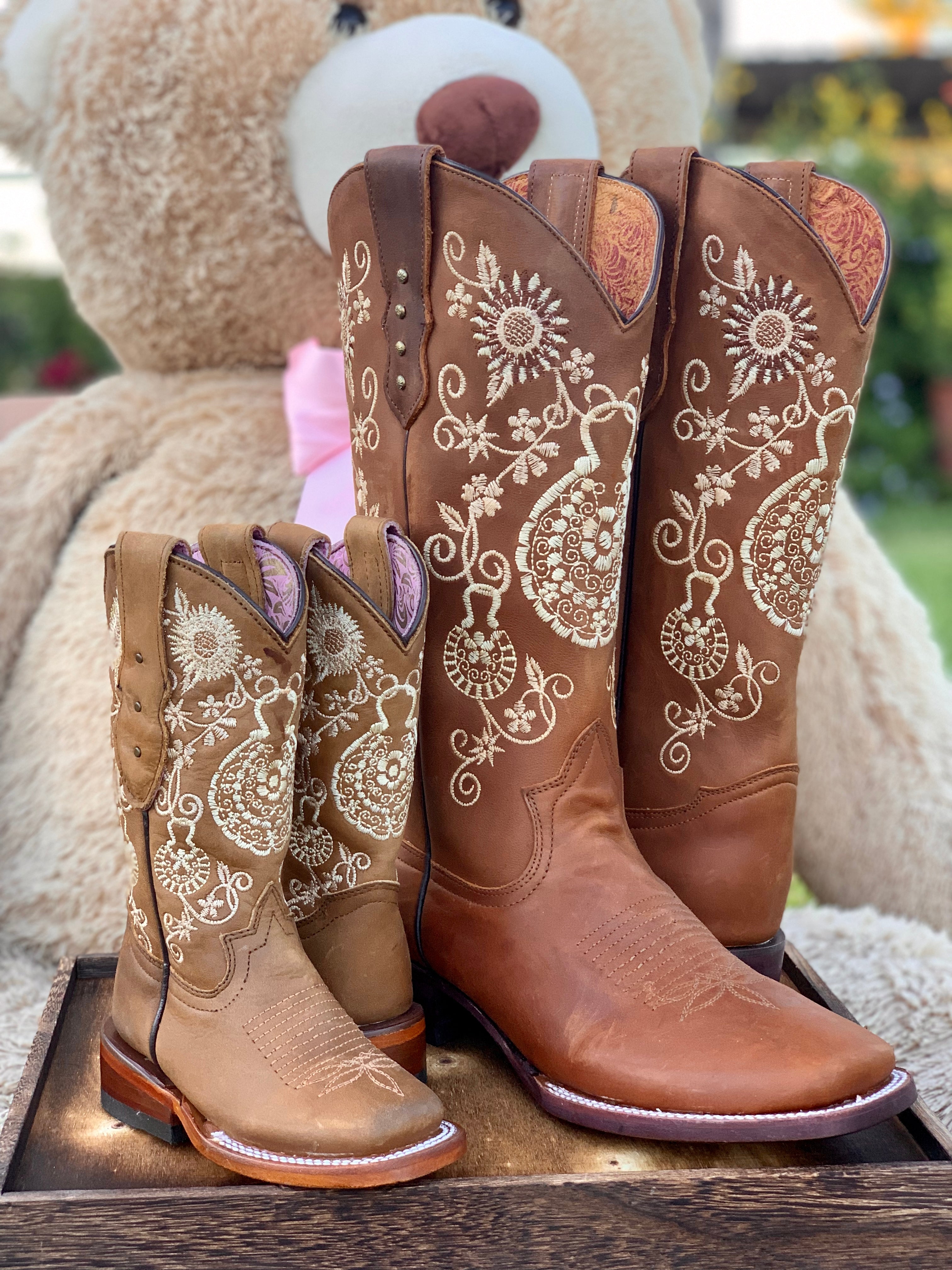 Girl Arracada Jerezana Embroidered Western Boots (Honey)