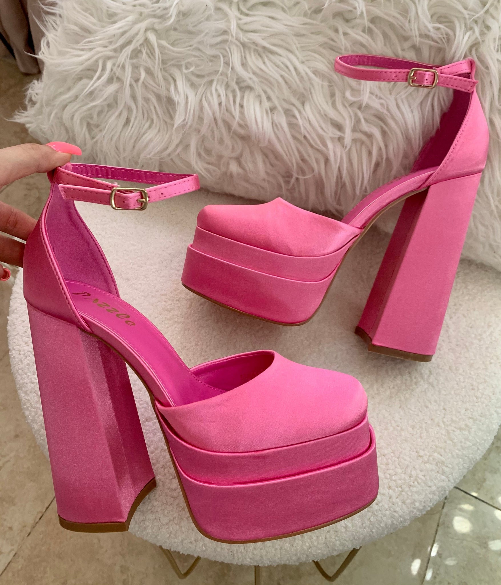 Tiffany Chunky Platform Heels (Pink)