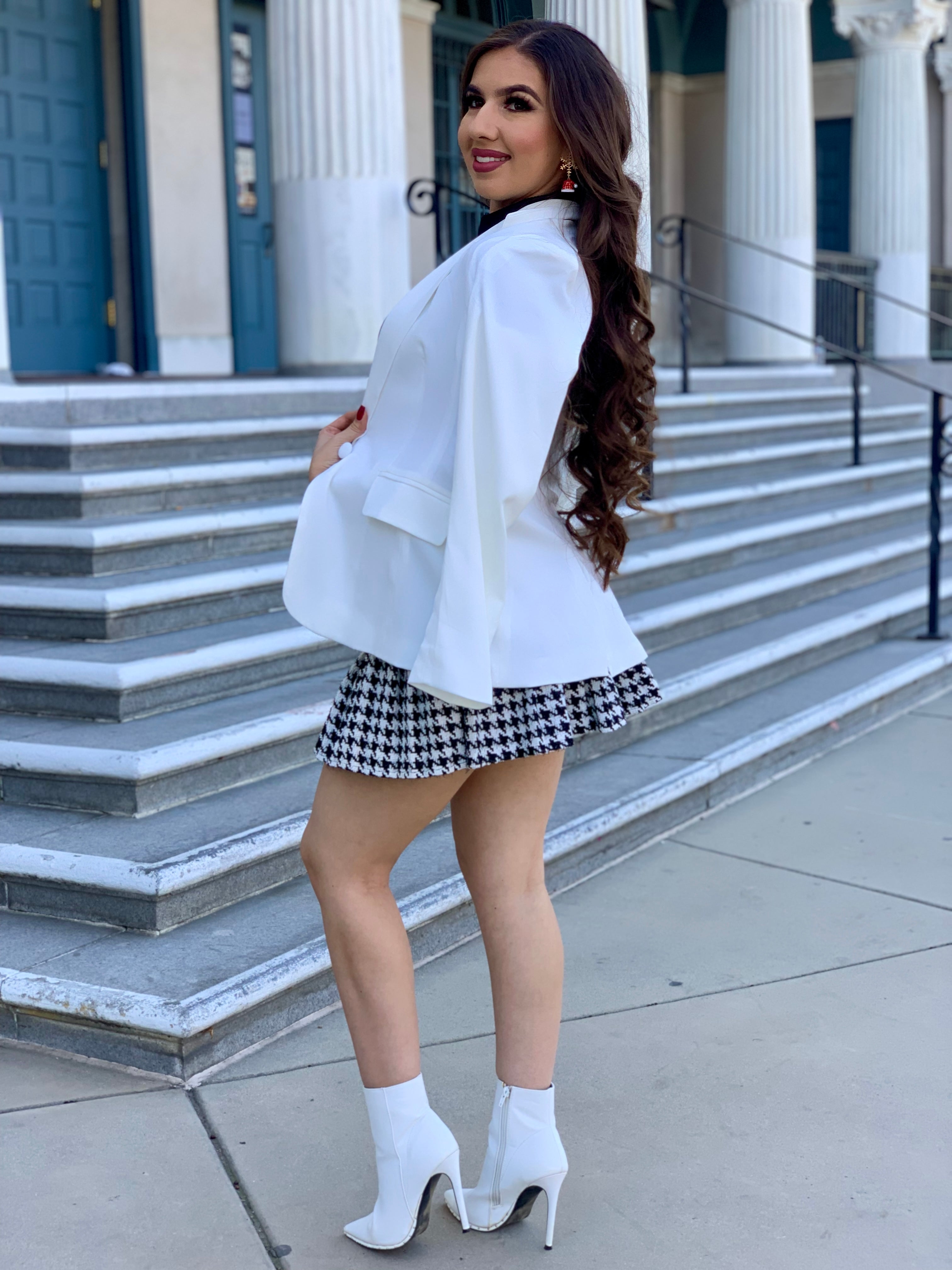 Classic Fitted Blazer (White)