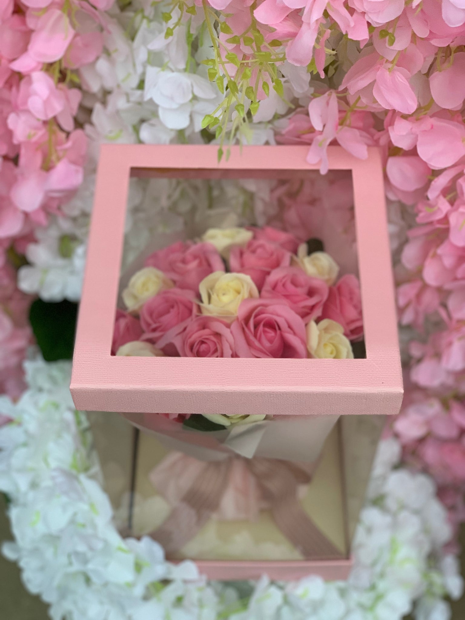 Large Pink Rose Bouquet In A Box