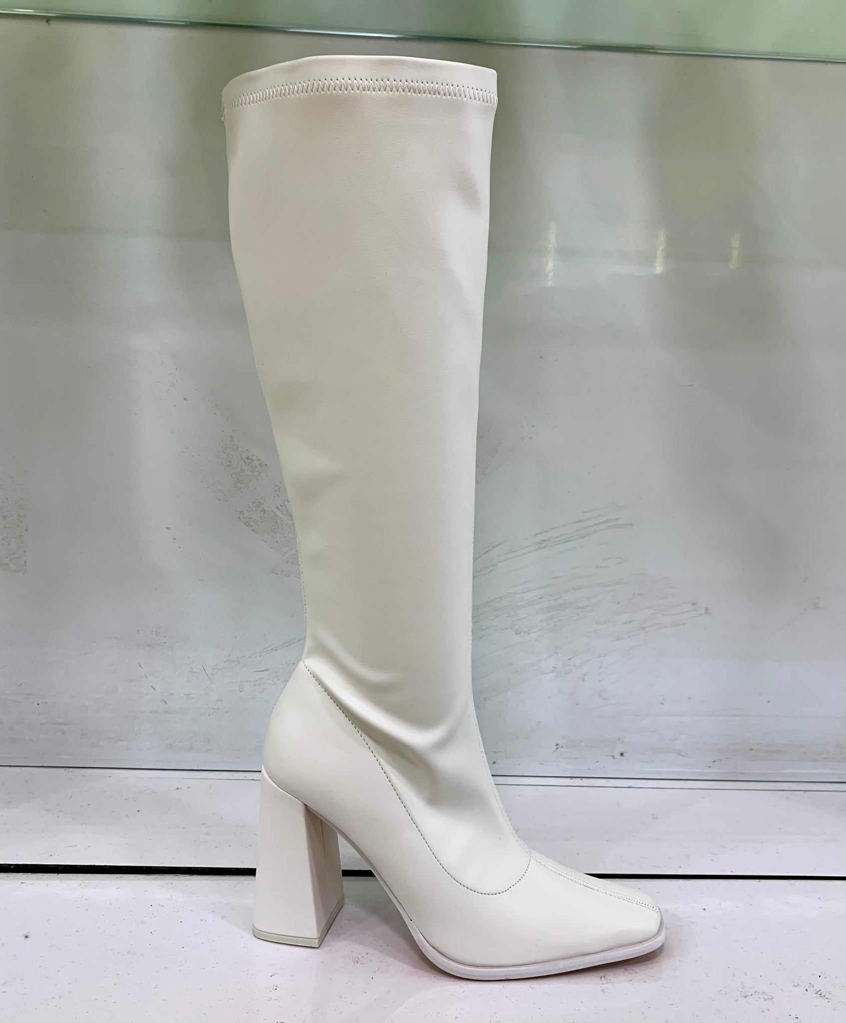Preppy Cute Leather Under The Knee Boots (White)